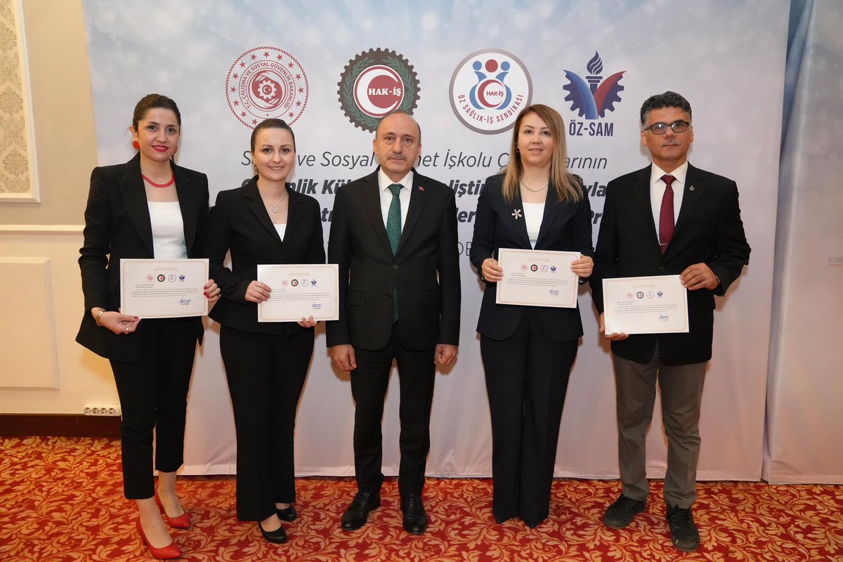 suleyman6061's tweet photo. ÇSGB desteğiyle “Sağlık ve Sosyal Hizmet İşkolu Çalışanlarının Güvenlik Kültürünün Geliştirilmesi Yoluyla Çalışma Hayatı Merkezli Risklerle Mücadele” projemizi Denizli’de gerçekleştirdik.
Eğitimin, iş kazalarının önlenmesine ve çalışan sağlığına katkı sunmasını temenni ediyorum. https://t.co/PMp3hfh19o