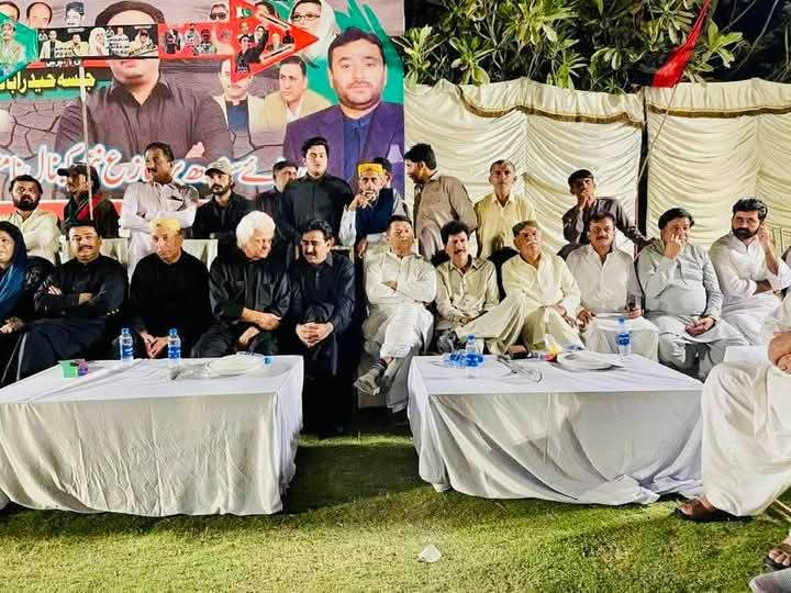 MahboobJunejo1's tweet photo. حیدرآباد:  شورو ہاؤس پی ایس 60 حیدر آباد  18 اپریل کو منعقدہ جلسے کے حوالے میٹنگ منعقد کی گئی۔وزیر آب پاشی سندھ جام خان شورو صاحب،مئیر  حیدر آباد کاشف خان شورو صاحب ركن قومی اسمبلی و صدر ضلع حیدرآباد طارق شاہ جاموٹ صاحب ، جنرل سیکریٹری وسیم راجپوت صاحب دیگر رہنما  موجود تھے۔ https://t.co/sGC7uDoCPG