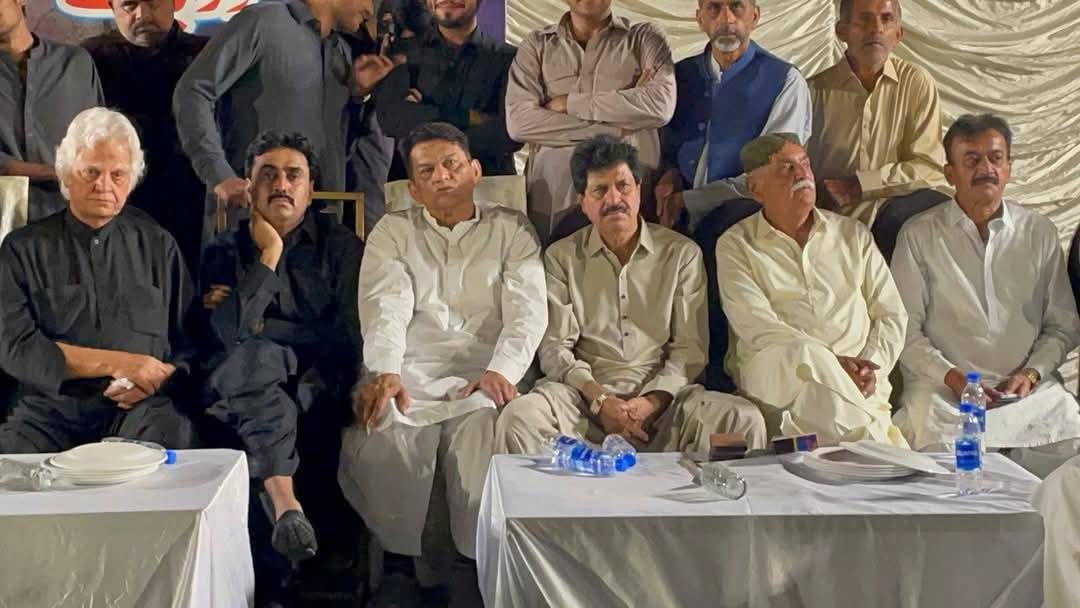 MahboobJunejo1's tweet photo. حیدرآباد:  شورو ہاؤس پی ایس 60 حیدر آباد  18 اپریل کو منعقدہ جلسے کے حوالے میٹنگ منعقد کی گئی۔وزیر آب پاشی سندھ جام خان شورو صاحب،مئیر  حیدر آباد کاشف خان شورو صاحب ركن قومی اسمبلی و صدر ضلع حیدرآباد طارق شاہ جاموٹ صاحب ، جنرل سیکریٹری وسیم راجپوت صاحب دیگر رہنما  موجود تھے۔ https://t.co/sGC7uDoCPG