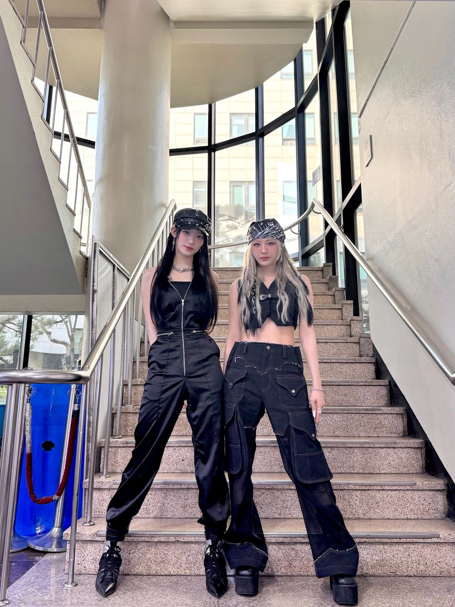 Billlieofficial's tweet photo. [#Billlie] 250411 KBS 뮤직뱅크

🔗 https://t.co/6XVWXkbKv4

#빌리 
#MOONSUA #문수아
#SIYOON #시윤 
#SNAP https://t.co/C0b8XuTJHS