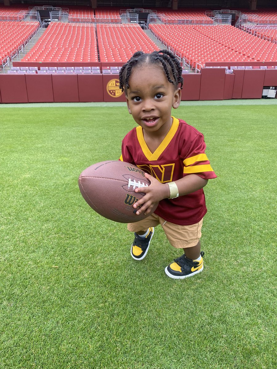 iGotHANK_'s tweet photo. SKINS/COMMANDER NATION, Can My Big Guy get a “Happy Birthday” ? 😁🎈 https://t.co/zuTXCsF50V