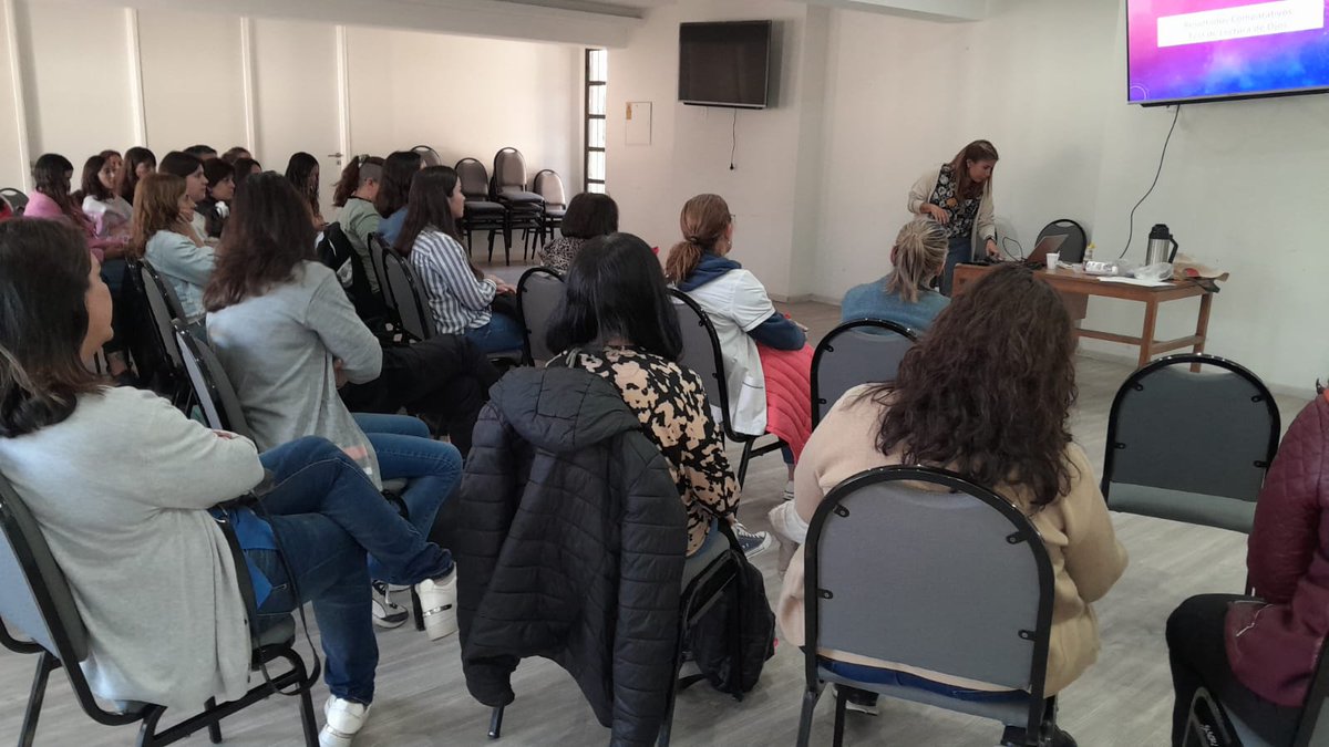 ☑️ La Magíster en Psicología Clínica, Lic. Julieta Bottaro, presentó su trabajo de investigación sobre las dimensiones de la empatía en personas con esquizofrenia que reciben atención de rehabilitación psicosocial en el Hospital Dr. Carlos Pereyra <a href="/MinSaludMza/">Ministerio de Salud y Deportes</a> <a href="/VilaprinoManuel/">Manuel Vilapriño</a>