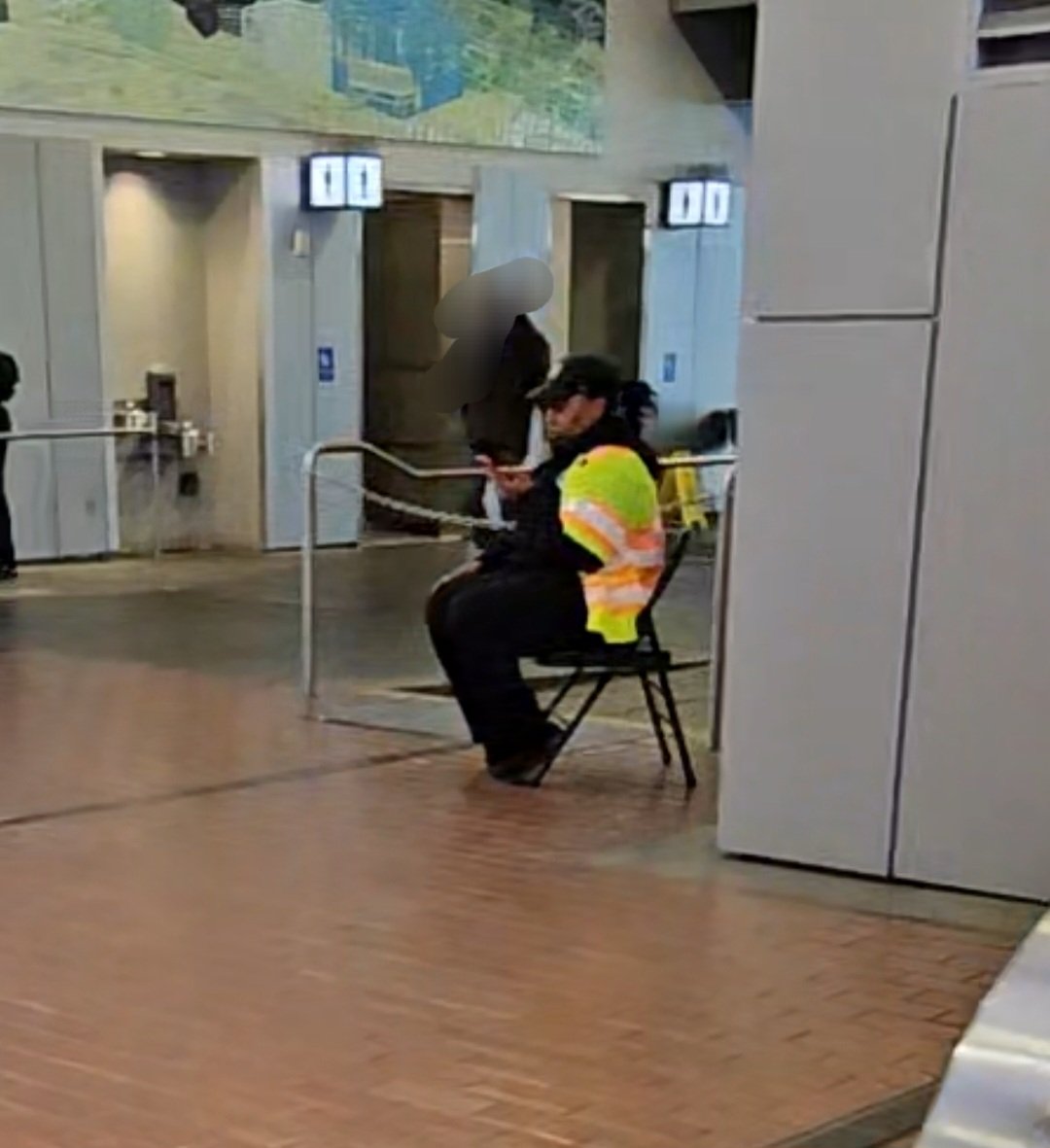 PBBPublic's tweet photo. @SFBART @SFBARTalert: Very "hardworking" BART employee at the El Cerrito Del Norte Station. 🤦🤦🤦 https://t.co/PBnXgLAode