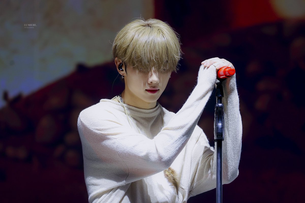 lumiereSW's tweet image. 선우가 걸어가는 앞길엔 늘 별들이 가득하길
선우야 스물여섯 번째 생일을 축하해 

#봄을닮은소년_선우에게
#SunkissedSUNWOODAY
#선우 #SUNWOO