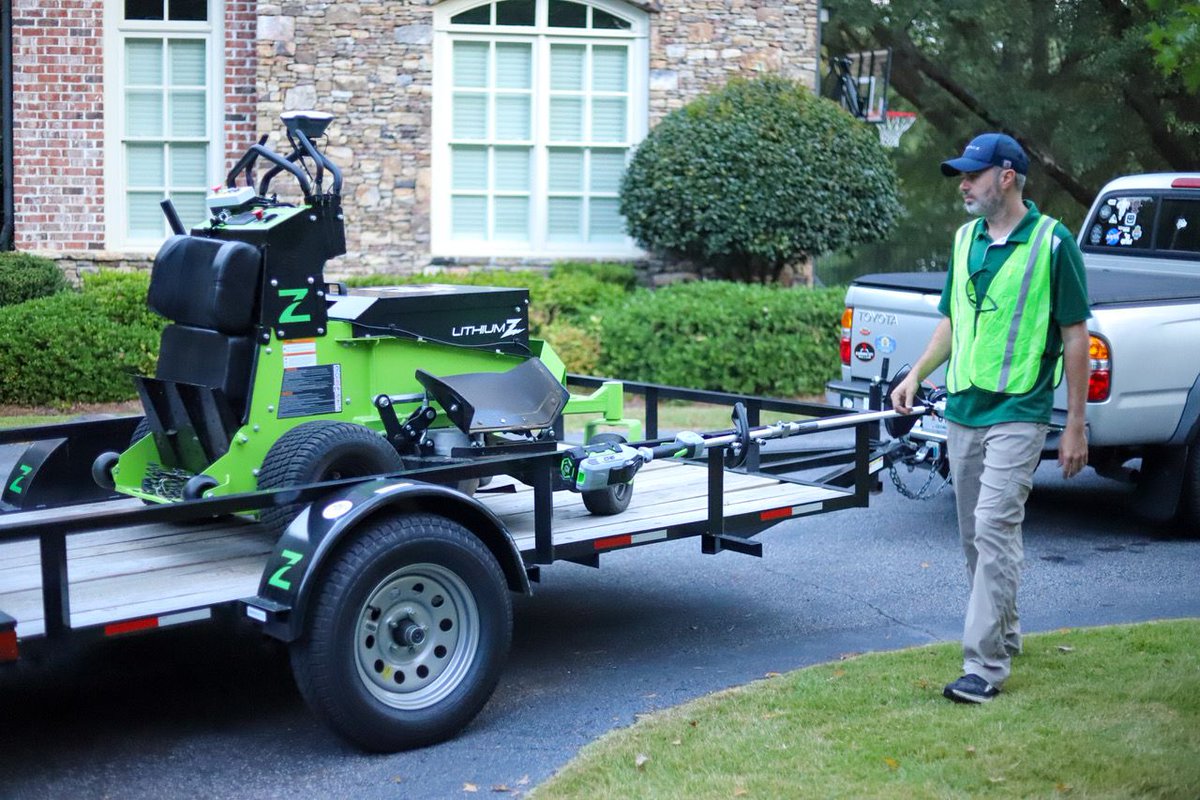 AtlantaVentures's tweet photo. In 2018, Charles Brian Quinn (@SeeBQ) launched Greenzie from the @AtlantaVentures Studio with a bold vision: free humans from repetitive labor.

Through relentless customer discovery, CBQ identified a massive opportunity—bringing autonomous technology to commercial lawn mowers. https://t.co/FBt1HjLj5O