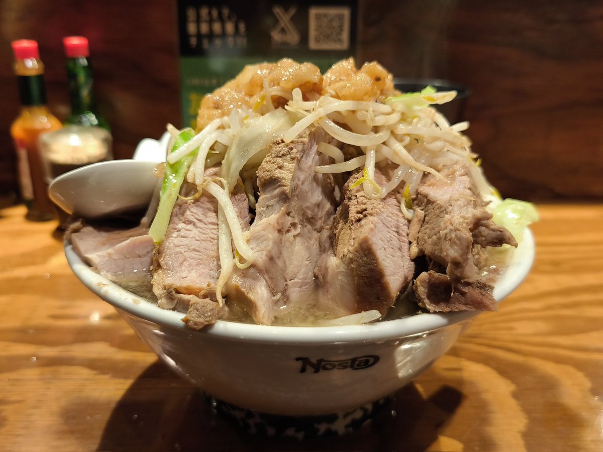 のスたの賄い醤油煮豚増しが神々しい