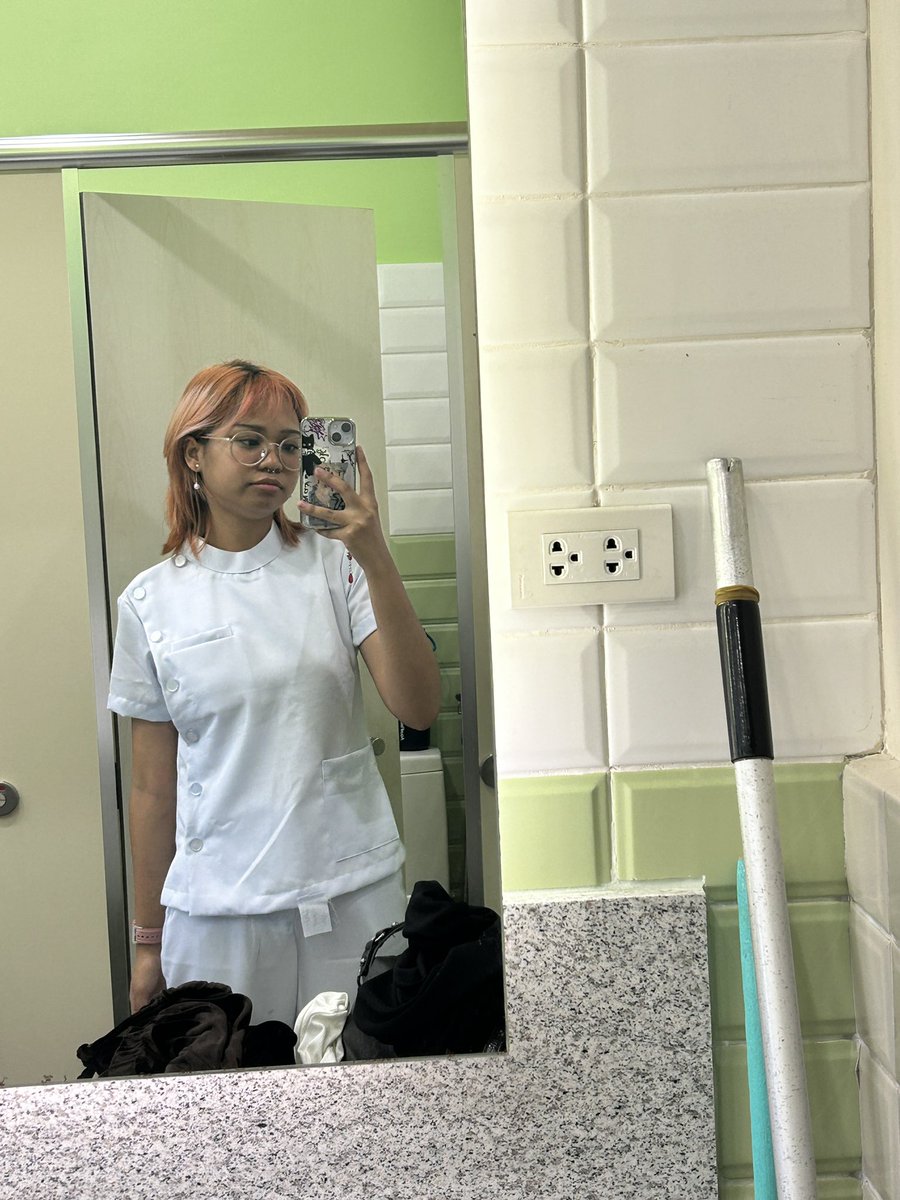 lycheeflan's tweet photo. Maaaa, may white unif na future sikolohista mo🫶🏼 https://t.co/rYwGWnNKFq