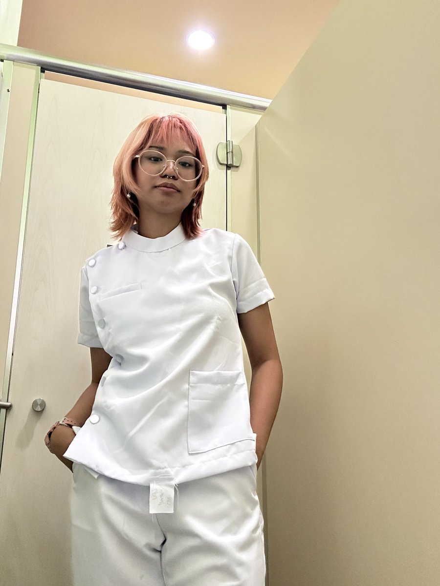 lycheeflan's tweet photo. Maaaa, may white unif na future sikolohista mo🫶🏼 https://t.co/rYwGWnNKFq
