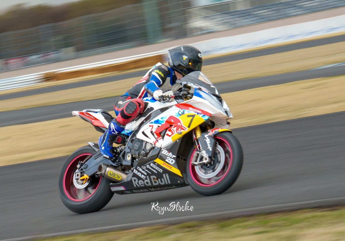 hirota_s1000rr's tweet photo. #motofreaks走行会
#DAYofVELOCITY
久々に色んな方に走行写真撮っていただけて嬉しい!カメラマンさんありがとうございます☺️
台数少なかったけどレース形式の走行も楽しかった😊 https://t.co/o5fH3GrNO0