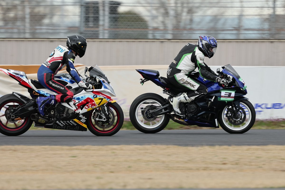 hirota_s1000rr's tweet photo. #motofreaks走行会
#DAYofVELOCITY
久々に色んな方に走行写真撮っていただけて嬉しい!カメラマンさんありがとうございます☺️
台数少なかったけどレース形式の走行も楽しかった😊 https://t.co/o5fH3GrNO0