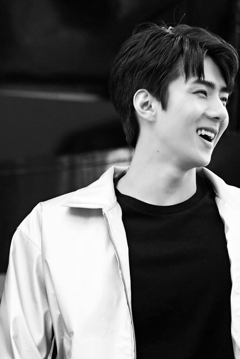 Happy Birthday my sunshine 🫶
#OurSEHUNiverseDay #우리의봄은세훈으로완성돼 #세훈이의_32번째_봄바람