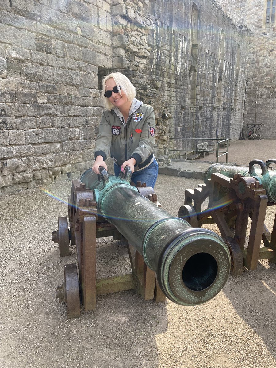 KatyaOcean's tweet photo. #wales #wales❤️ #caernarfon #castle #king #prince #queen #uk #beautifull #amazing #story #travelling #traveler #travelgram #blog #blogpost #fun #funny https://t.co/P4o960I19q