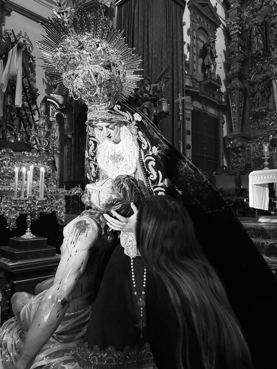 _luu_cr's tweet photo. como cada año, viernes de dolores🖤 https://t.co/H8YAKAZ3CL