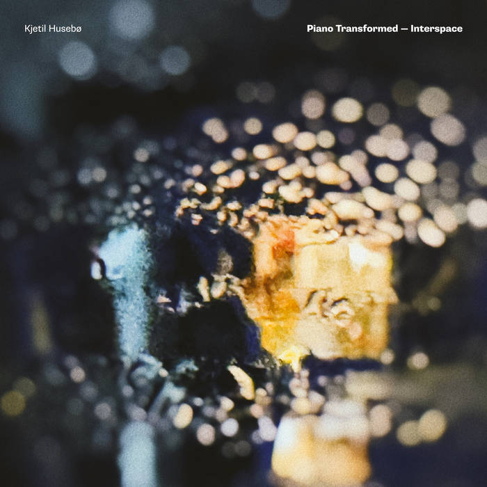Rabbit @ IRM webzine & netlabel (@indierockmag) on Twitter photo Disque fleuve aussi généreux que vertigineux, "Piano Transformed" voit le pianiste norvégien <a href="/kjetilhu/">Kjetil Husebø</a> explorer dans ses recoins les + mélancoliques comme les + tourmentés une "interzone" entre jazz, ambient et expérimentation électronique.
Chronique: indierockmag.com/article37881.h… Disque fleuve aussi généreux que vertigineux, "Piano Transformed" voit le pianiste norvégien <a href="/kjetilhu/">Kjetil Husebø</a> explorer dans ses recoins les + mélancoliques comme les + tourmentés une "interzone" entre jazz, ambient et expérimentation électronique.
Chronique: indierockmag.com/article37881.h…