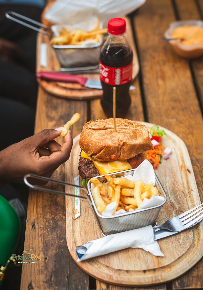 Hello Friend’s

Burger validé. Frites adoptées. Boisson approuvée.
Ton estomac va signer un contrat de bonheur !

#FriendsFood #WeLoveGoodVibes #TeamGourmand