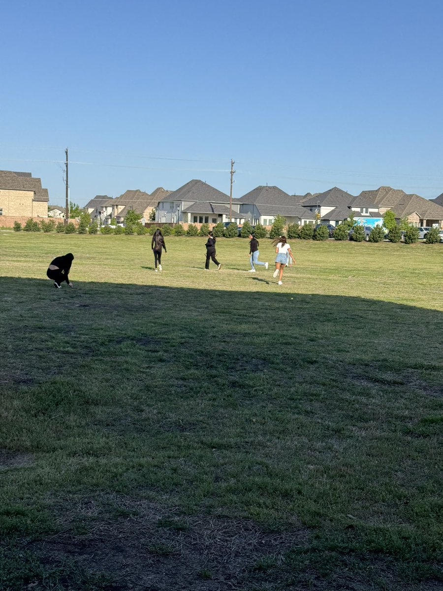 Lori Mowl tweet media