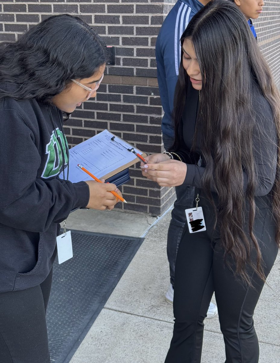 Lori Mowl tweet media