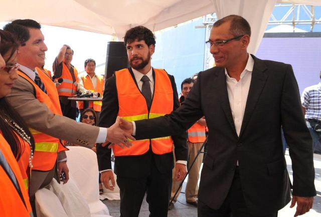 agdbue's tweet photo. @Libertador_Ec Empezando por la sucia que preside el @cnegobec y que autorizó a Telcodata de los Topic a hacer exit-poll cuando ellos y sus empresas (Telconet trasmite los resultados al CNE) fueron declarados corruptos/as por el Banco Interamericano de Desarrollo @el_BID .

@DanielNoboaOk https://t.co/Ln7VRa8rqP