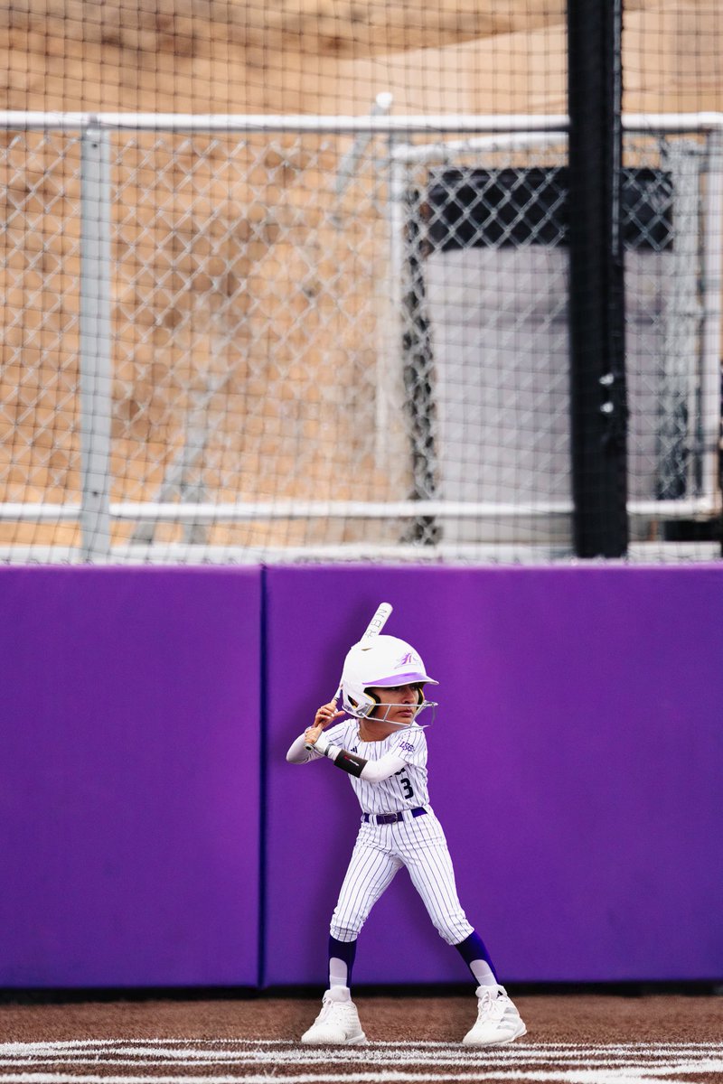 wnmu_sb's tweet photo. Serving big heads, small bodies, and even bigger personalities‼️
#RareBreed #WNMU https://t.co/xcuNLL12wV