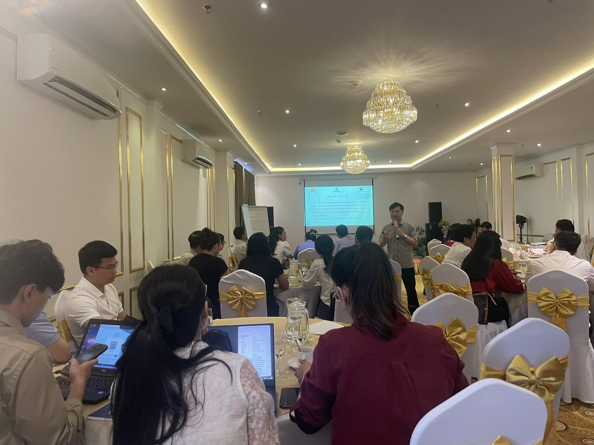 MUnodc's tweet image. Digital evidence (DE) plays a crucial role in modern invest. & pros. ➡️ @Unodc in colab w/ Supr. Pple’s Procuracy 🇻🇳 conducted a training for > 4️⃣0️⃣ prosecutors in Mekong Delta on 🔍, collecting & using DE in setling crime cases. Thanks 🇰🇷 4 support. @UNODC_SEAP @flavia_romiti