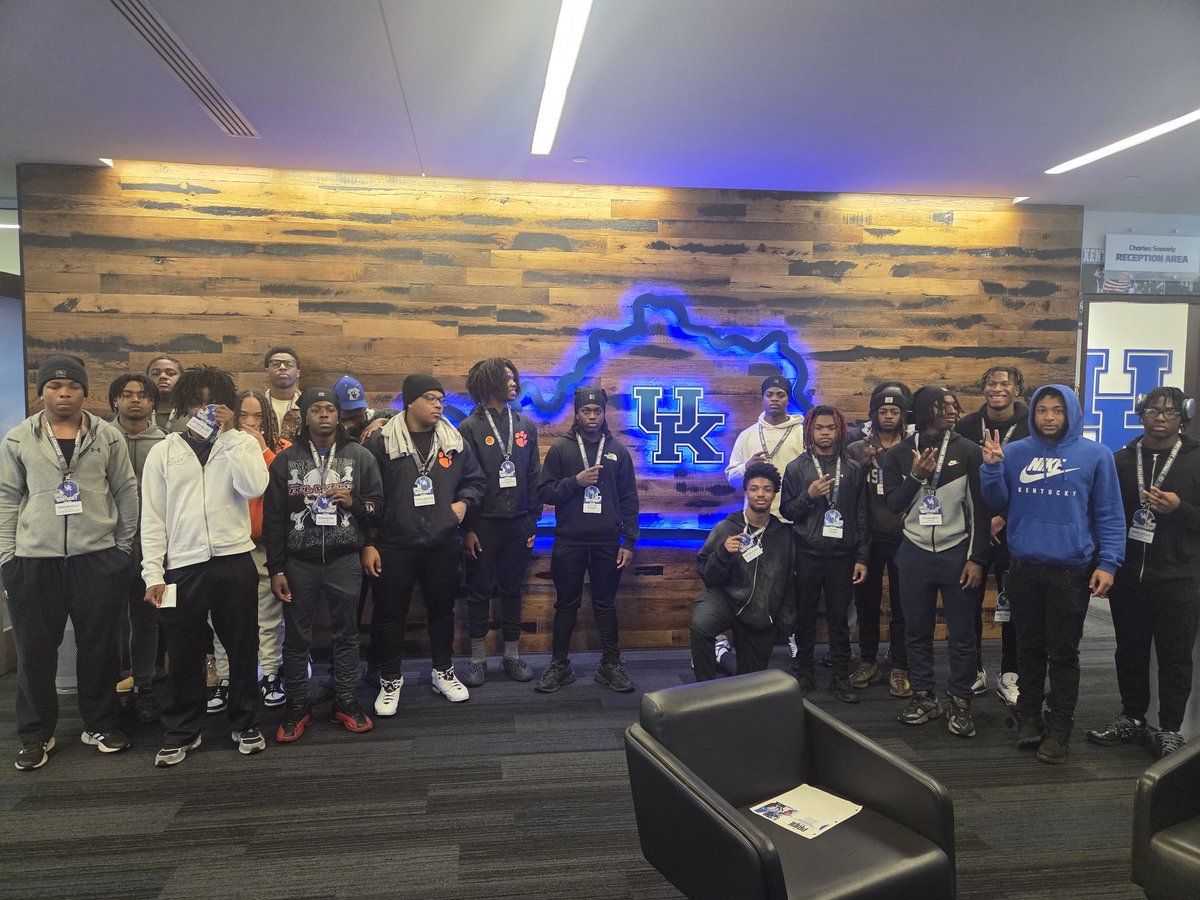 Anthony Berry (@coachberry3211) on Twitter photo Withrow Invades UK! Thanks for having us.
#theWITHROWway 🐅 🐾
<a href="/vincemarrow/">CoachMarrowUK</a> <a href="/UKCoachStoops/">Mark Stoops</a> <a href="/CoachC_Collins/">Chris Collins</a> <a href="/CoachWhiteFB/">Brad White</a> Withrow Invades UK! Thanks for having us.
#theWITHROWway 🐅 🐾
<a href="/vincemarrow/">CoachMarrowUK</a> <a href="/UKCoachStoops/">Mark Stoops</a> <a href="/CoachC_Collins/">Chris Collins</a> <a href="/CoachWhiteFB/">Brad White</a>