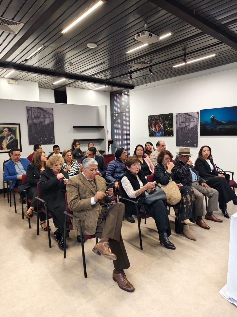 En Colombia se entregó el reconocimiento que realizó la canciller Gabriela Sommerfeld, en nombre del presidente Daniel Noboa Azín, a representantes de la comunidad ecuatoriana por su labor en beneficio de la comunidad ecuatoriana.
<a href="/CancilleriaEc/">Cancillería del Ecuador 🇪🇨</a>; <a href="/EmbajadaEcuCOL/">Embajada EC en COL</a>