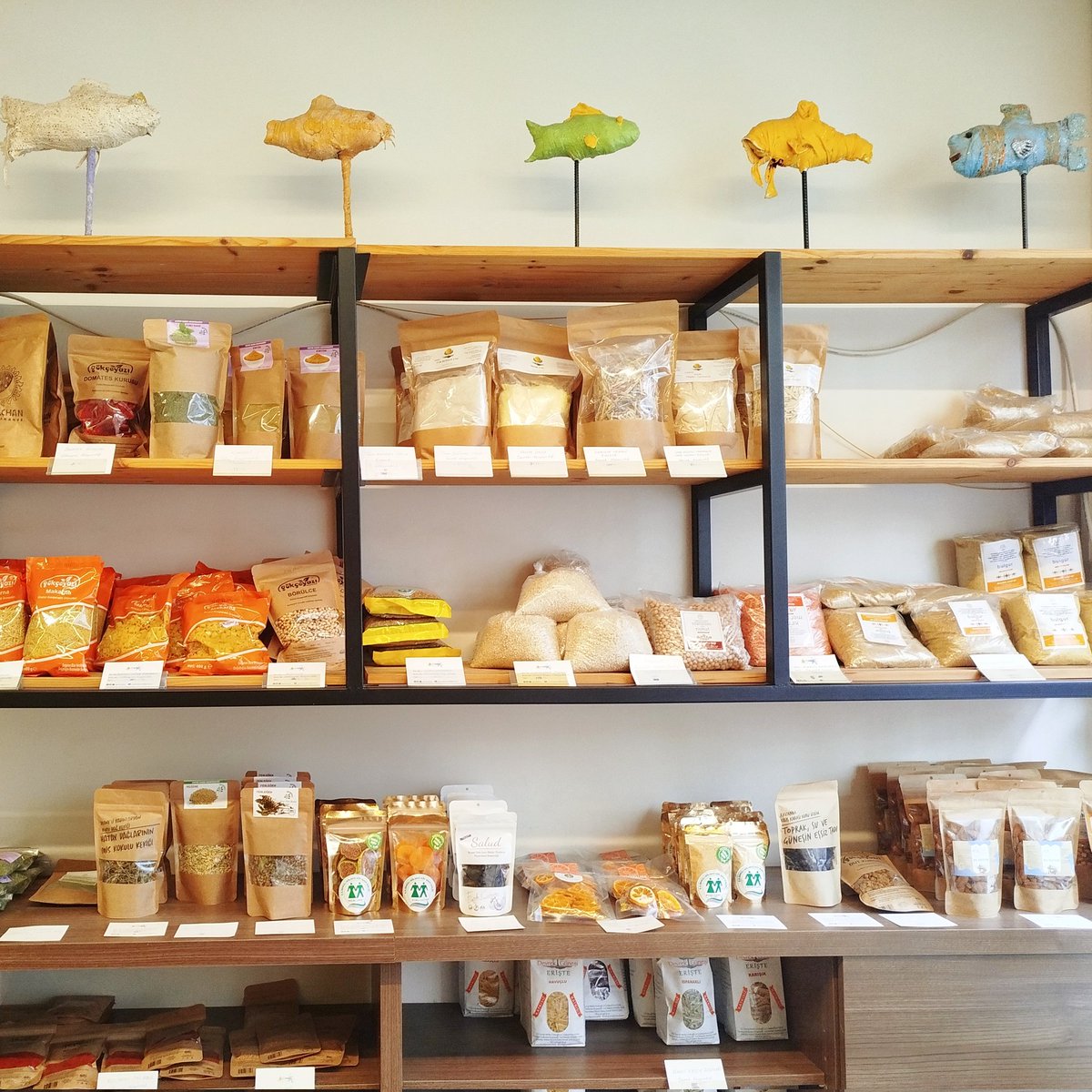 Sofranıza gelen gıdaların hangi süreçlerden geçtiği bizim için önemli 💚💙

#yerdenizkoop #kooperatifçilik #kooperatif #gıdahakkı #gıdaegemenliği #dayanışma #yaşamıbirlikteörgütlüyoruz