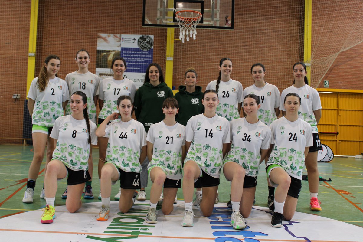 fbclm's tweet photo. #LigaUCLM🚺 | ROSTER
EstAs son las jugadoras de @CEIToledo para la F4
💻Streaming👇
https://t.co/OUe5JfgnYU
📊STATS by @SwishAllHoops
📸Flickr FBCLM
#PasionXBasketCLM https://t.co/kt02v8hDcM