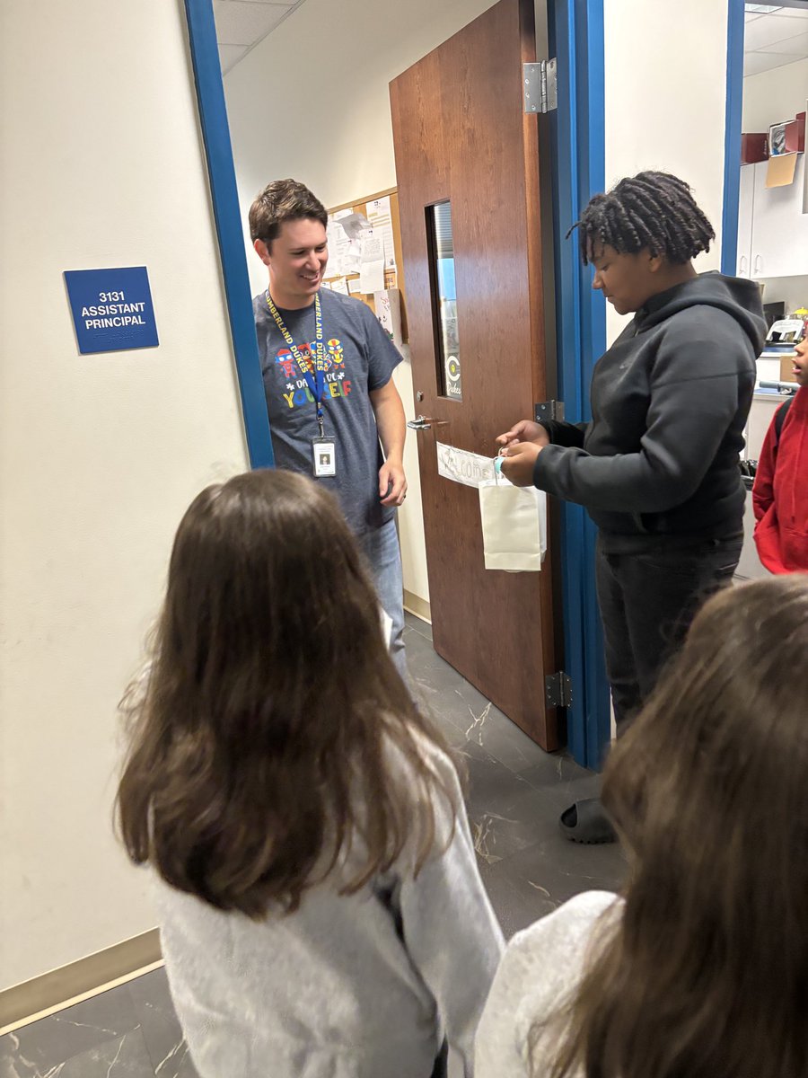 This morning, some of our <a href="/cms_dukes/">cms_dukes</a> celebrated Mr. Mawyer for #assistantprincipalappreciationweek 🎉 <a href="/CuCPS/">Cumberland Schools #WeAreCuCPS</a> #wearecucps #cmsdukes