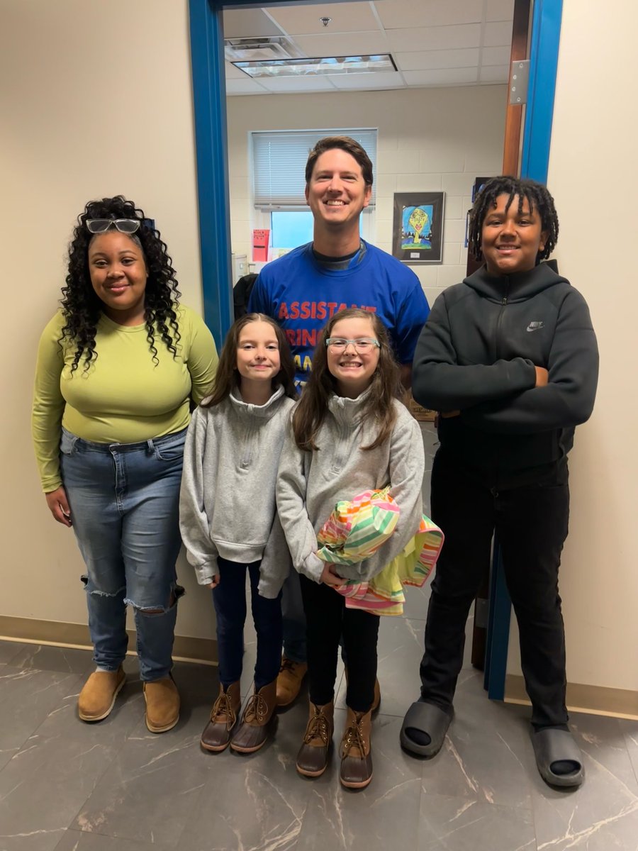 𝐻𝑒𝓁𝑒𝓃 𝒜𝓂𝑒𝓈, 𝑀.𝐸𝒹 tweet media