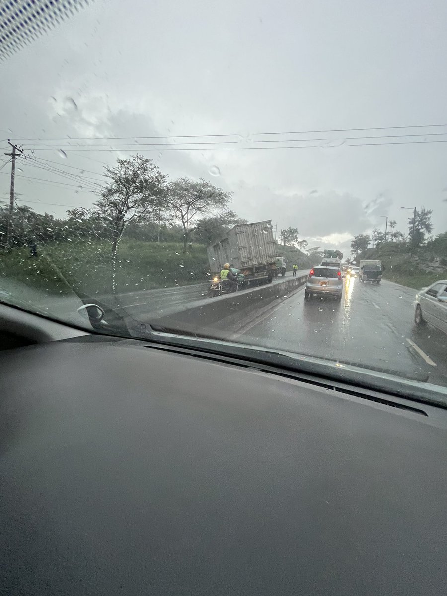 joshkariuki's tweet photo. Thika road at Blue Post. One side totally blocked. Stuck here for over 1hr heading towards Kenol https://t.co/9F0BT1N7T2