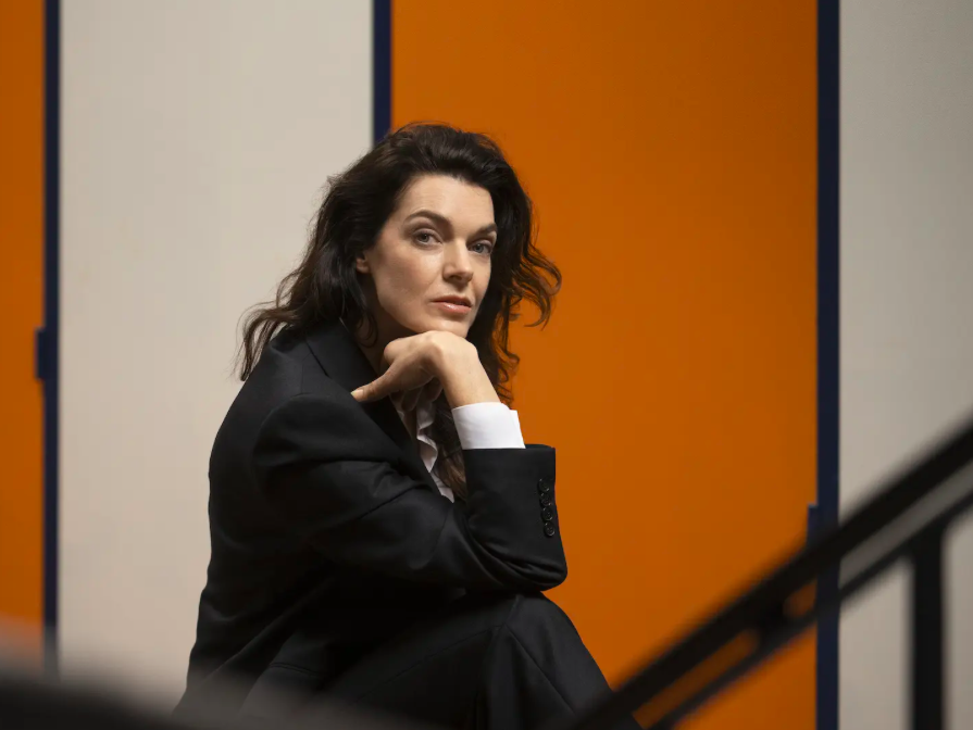 .<a href="/LilianHak/">Lilian Hak</a> returns with spotlight single 'I Will Ever Be Your Head' - the Dutch producer, songwriter and vocalist takes a step forward...

clashmusic.com/news/lilian-ha…