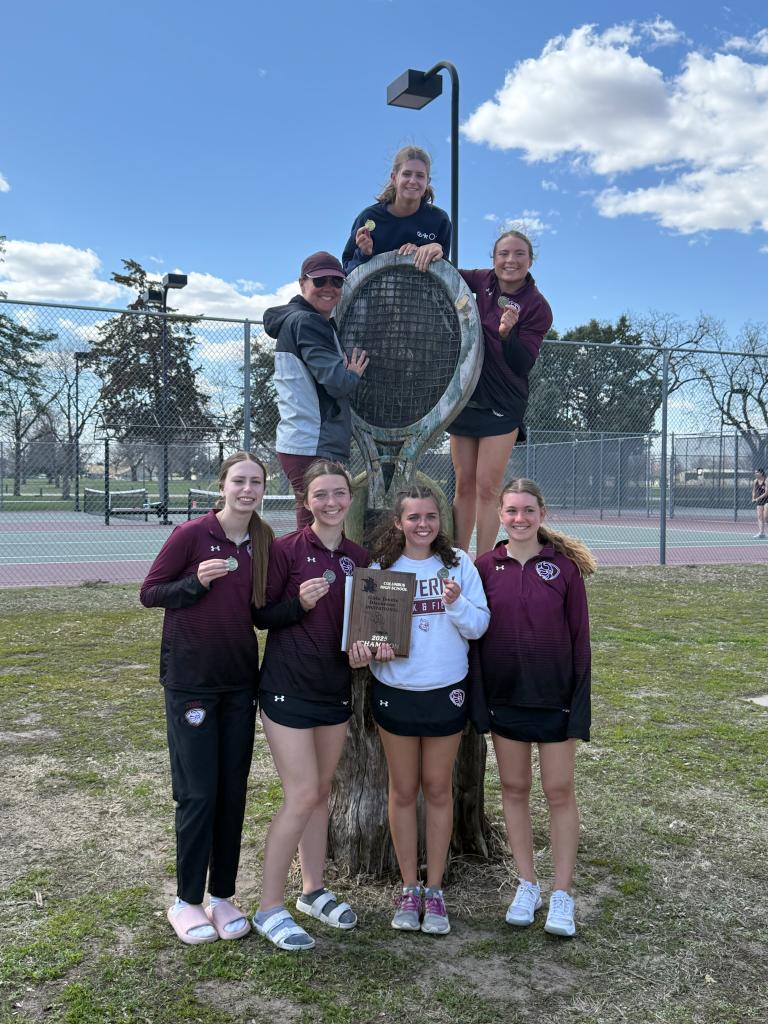 VikeTennis's tweet photo. These players killed it at yesterday's Columbus Invite!
1S Tessa 1st place 🥇
1D Reagan/Sophie 1st place 🥇
2S Maylie 5th place
2D Camryn/Sehren 2nd place 🥈
Team 1st place!
Amazing day for tennis! https://t.co/lWkfR2IzqL