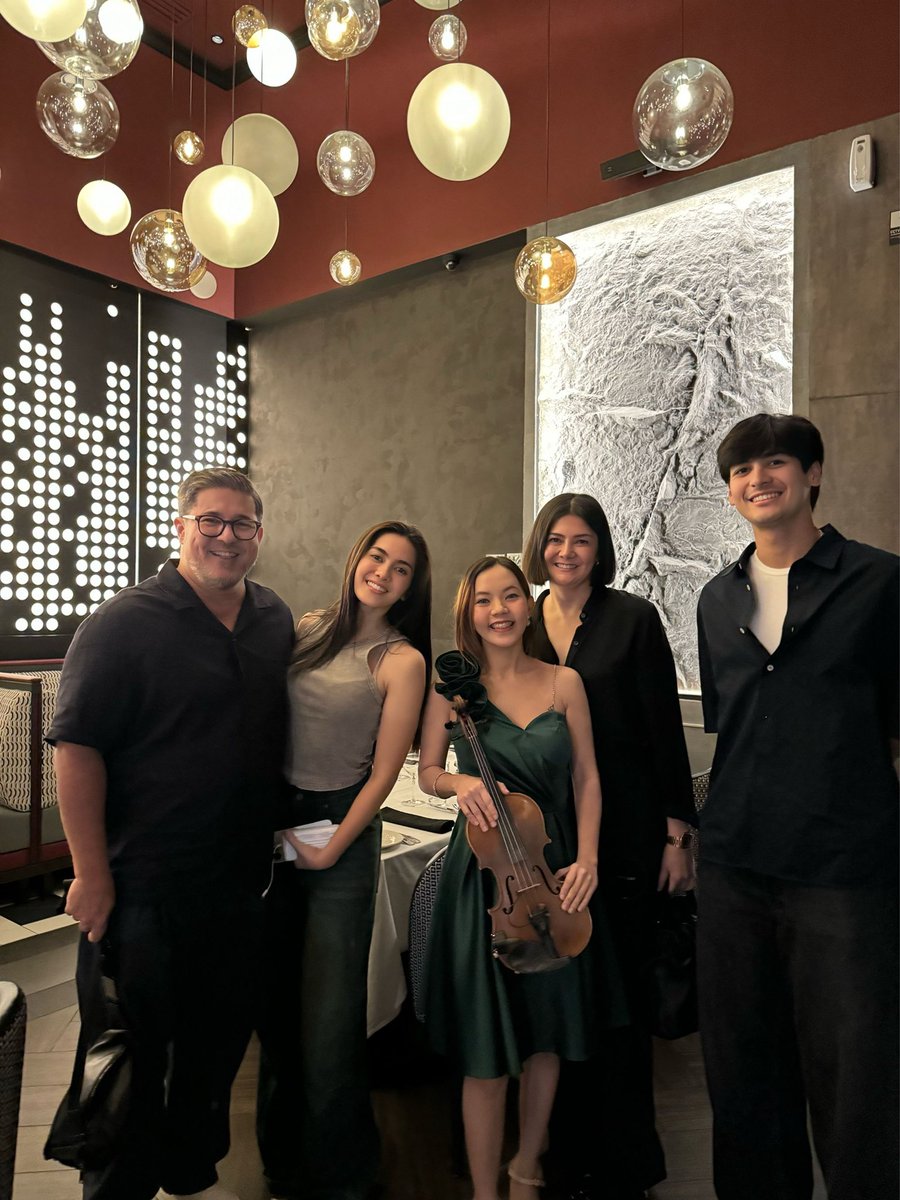 mh_dominiquec's tweet photo. Mr. Aga Muhlach and family 🎻💕
📍 Morton's The Steakhouse Philippines
#MortonsPH #MortonsSteakhouse #MortonsSteakhousePH #ByTheBistroGroup #BGC #Violinist #filipinoviolinist #ViolinPH #ViolinGig #EventsPH #Events #EventsManila #ViolinistPH #Popviolinist #popfilipinoviolinst https://t.co/pLMEzvEbPH