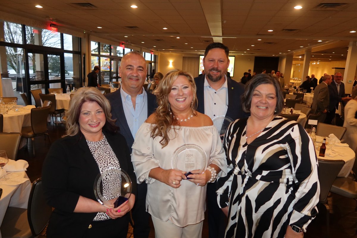 21 WFMJ, Huntington Bank, Great Clips, and Cocca's Pizza were awarded the United Way's Dedicated Service Award for our annual Stuff the Bus campaign last night! Pictured are Sam Huston, Huntington Bank; Gena Hambrick and Jennifer McCurdy, Great Clips; Steve Cocca, Cocca's Pizza;