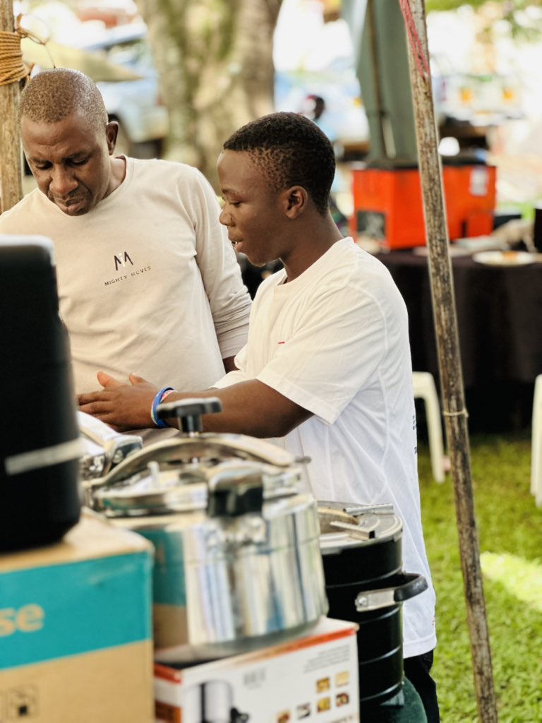 CapitalFMUganda's tweet photo. Cooking smart and saving energy! The Clean Cooking Demo showcased electric pressure cookers in action. Attendees got a chance to learn, experience, and grab theirs at subsidized prices all in the spirit of championing clean energy!
#CleanCookingUG #EnergySmart #ElectricPressureCookers #SustainableLivingUG #CleanEnergyUG