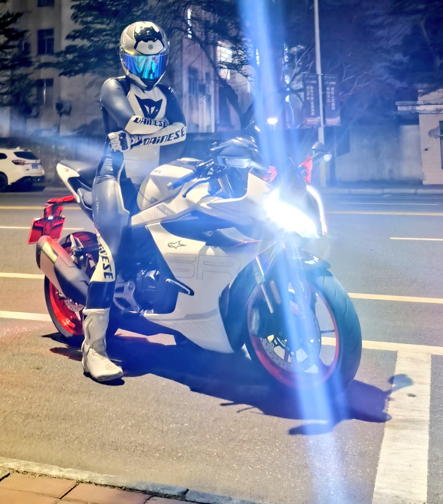 黑白皮 tweet media