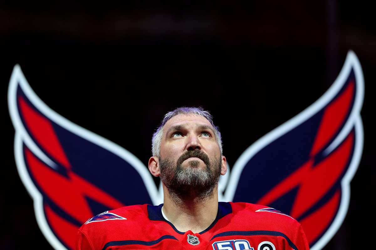 Patrick Smith (@patricksmith04) on Twitter photo Alex Ovechkin of the Washington <a href="/Capitals/">Washington Capitals</a> looked angelic as he was honored by the home crowd after breaking Wayne Gretzky’s all-time NHL goal record with 895 // <a href="/GettySport/">Getty Images Sport</a> Alex Ovechkin of the Washington <a href="/Capitals/">Washington Capitals</a> looked angelic as he was honored by the home crowd after breaking Wayne Gretzky’s all-time NHL goal record with 895 // <a href="/GettySport/">Getty Images Sport</a>