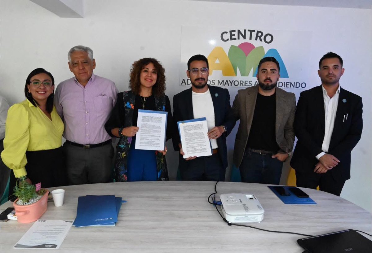 Gracias a #CEMEsmeralda por la firma de este convenio en beneficio de la salud de nuestro alumnado de #CentroAMA