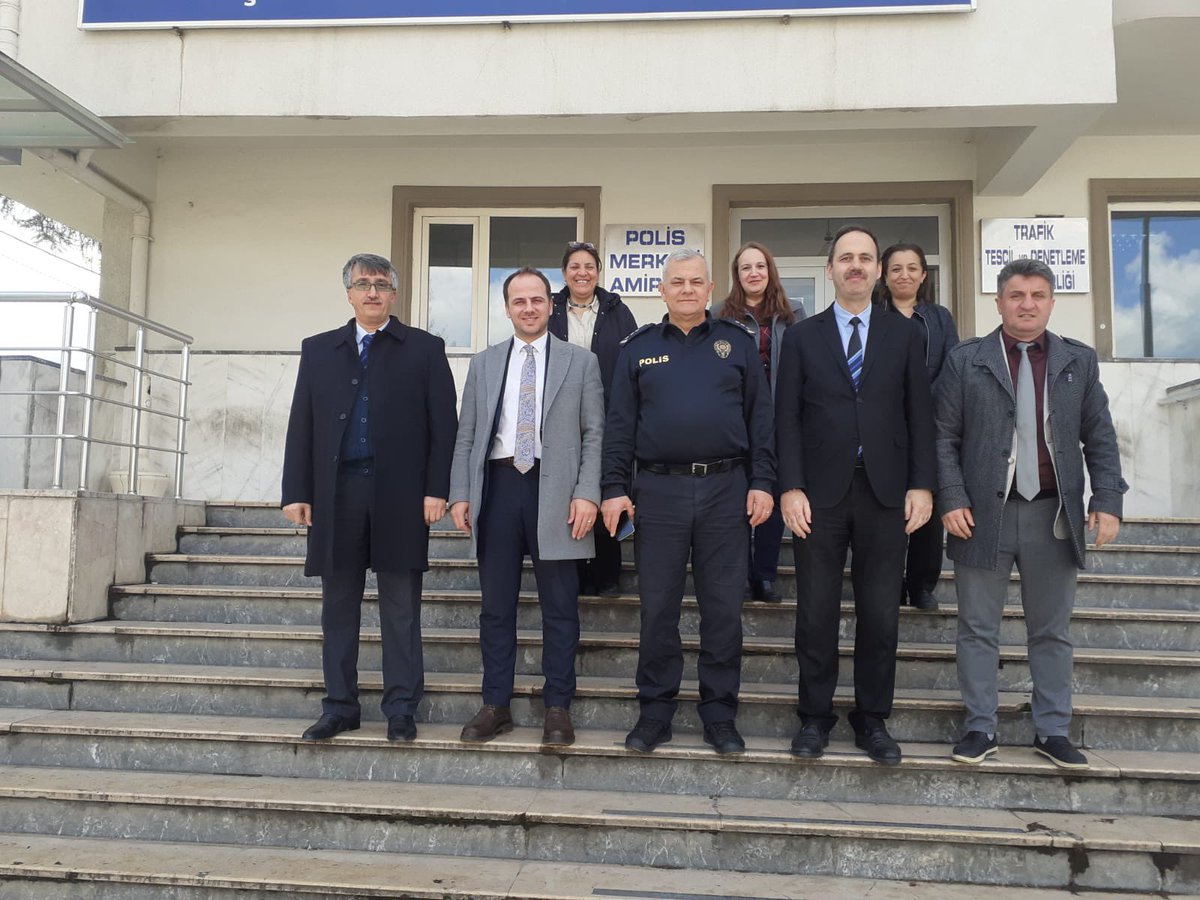 kestel_mem's tweet photo. Türk Polis Teşkilatımızın 180. kuruluş yıl dönümü ve Polis Haftası vesilesiyle İlçe Millî Eğitim Müdürümüz Cengiz Uç,  daire amirleriyle birlikte  İlçe Emniyet Müdürümüz Memduh Pişik’i makamında ziyaret etti.
@cengizucc https://t.co/ScDg7bqQ4D