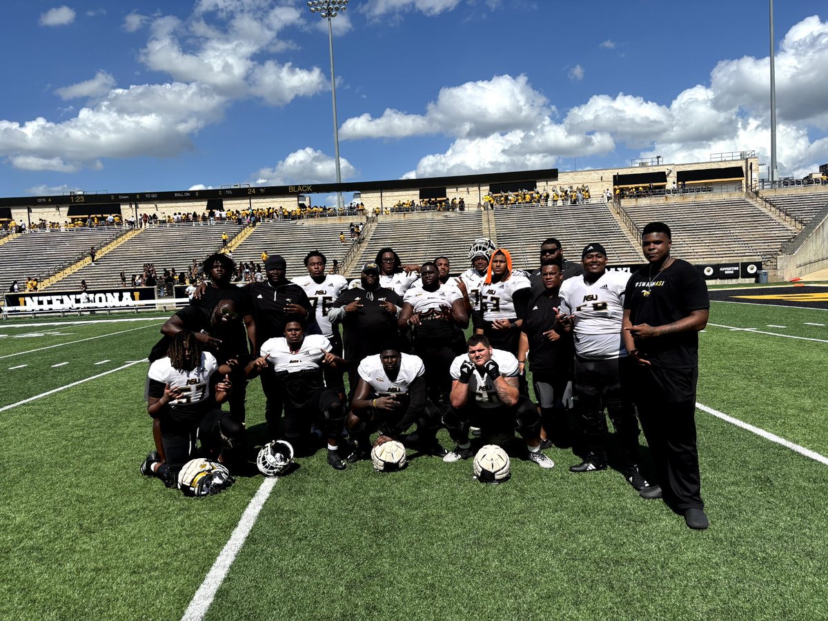 SPRING '25 IN THE BOOKS!!! 
#Swarmas1 
#tmb