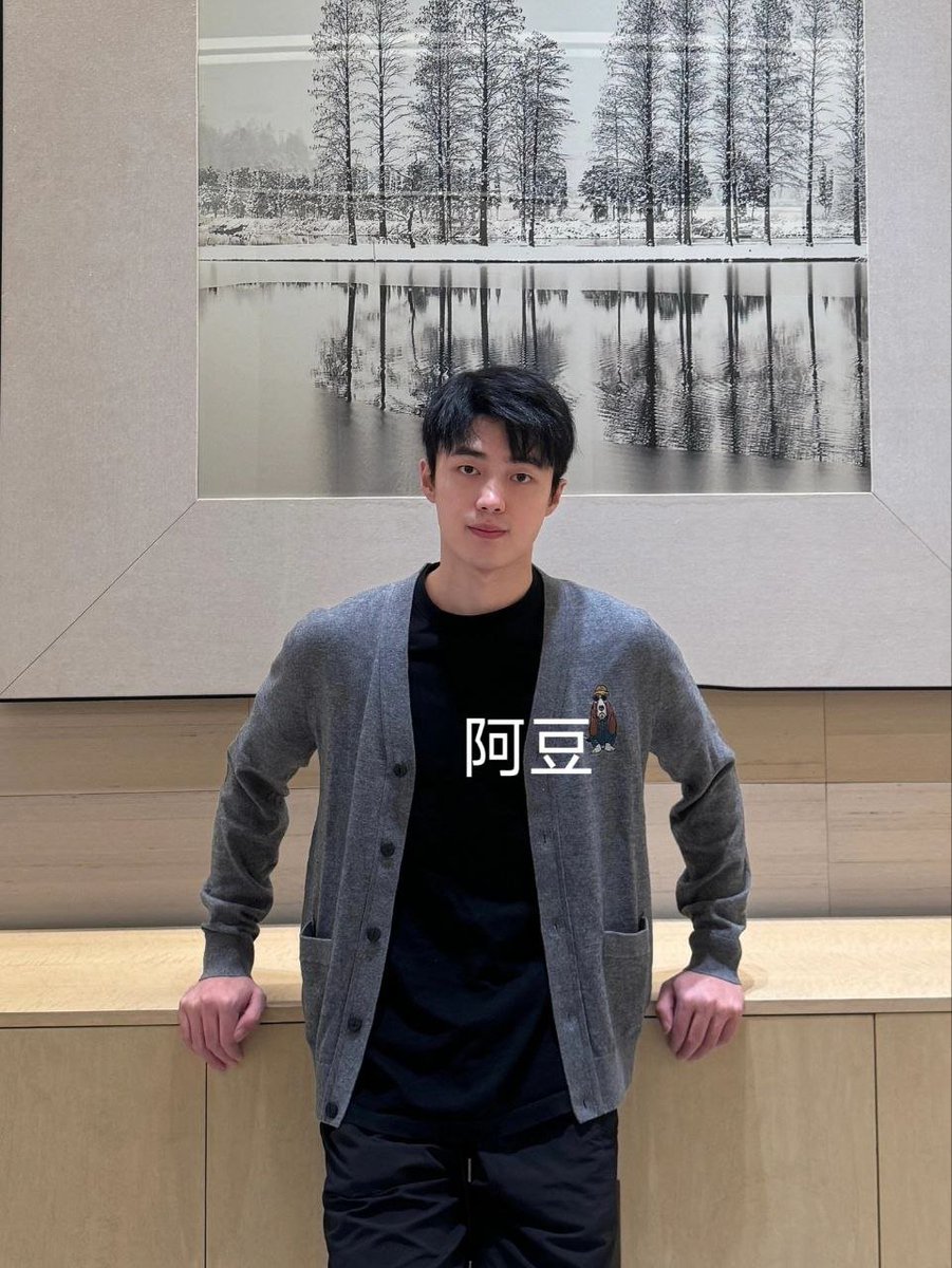 torres_she96699's tweet photo. 白天做你男朋友 晚上做你的老公可以嘛 包你满意的那种 #男大 #打桩机 https://t.co/98wXTMAWat