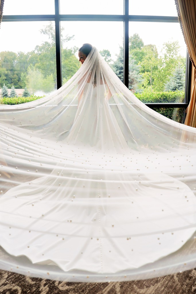 BorrowMagnolia's tweet photo. Your veil’s story doesn’t have to end after I do! ✨ Share its magic with another bride and give it a new chapter to shine. Time to pass on the love! Click the link below to get started! 💍💖

https://t.co/SiMA3hwf7i https://t.co/90XhnSB01V