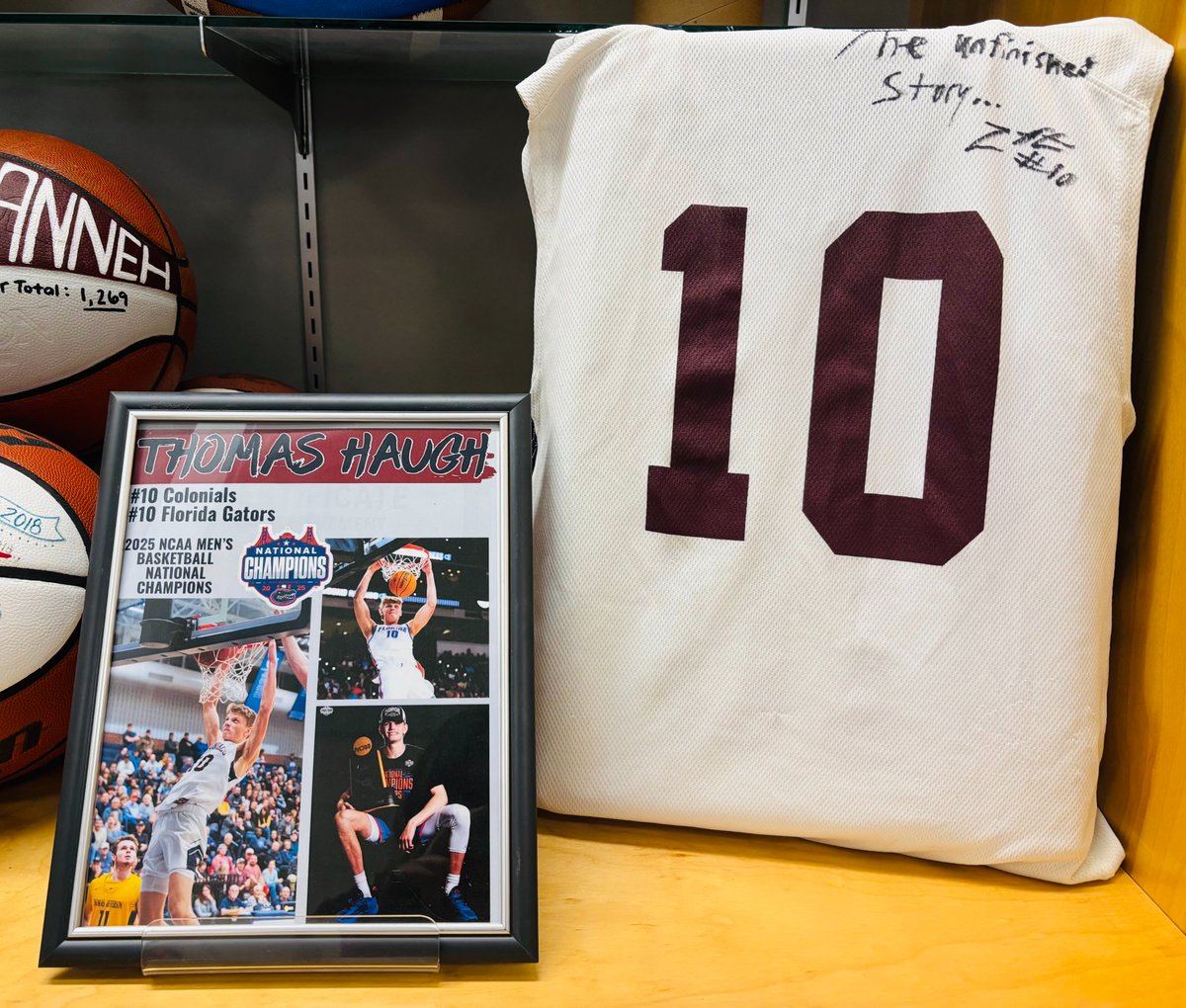 #10 Florida Gators... #10 Colonial in our hearts. Now on display in the Athletic Lobby. Representing our hometown NCAA Men's Basketball National Champion🏀🥇 <a href="/ThomasHaugh4/">Thomas Haugh</a> <a href="/FloridaGators/">Florida Gators</a>