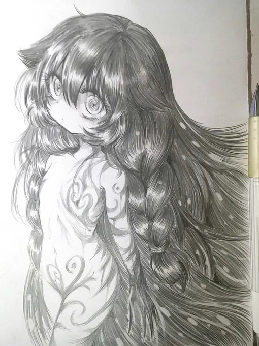 メイちゃんの身体の紋様いまだに定まってなくて描くたびに変わってるけどバグだから別にその日その日で変わってる感じでいいか 