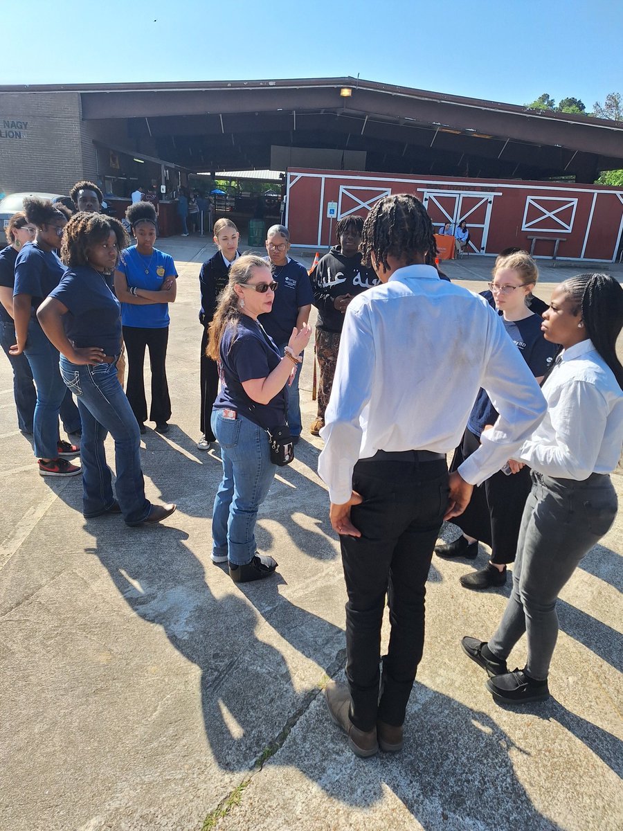 sredmonj's tweet image. Let the AGventure begin! Our FFA and @SpringISD_CTE students and partners are ready to educate our @SpringISD middle schoolers on career opportunities in Agriculture, Food and Natural Resources.