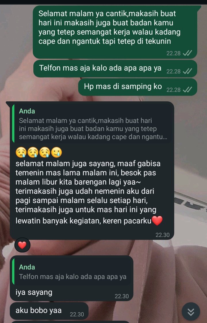 childernboy's tweet photo. //. Terimakasih udah mau melewati hari hari dengan mas,jangan kapok banyak hal yang ga jelas bareng mas https://t.co/TJMrH5uB37