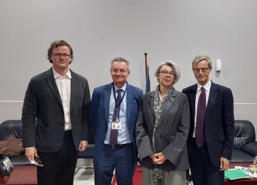 Annette Weber (@eusr_weber) on Twitter photo I travelled to Juba to discuss the situation in South Sudan🇸🇸. With <a href="/benbolmel/">Dr. Benjamin Bol Mel</a> and others, I expressed 🇪🇺 concern about violations of the peace agreement, need for dialogue and importance of regional efforts. Grateful to <a href="/TimoOlkkonen/">Timo Olkkonen_EU 🇪🇺🇺🇦</a> and <a href="/EUinSouthSudan/">EU in South Sudan</a> I travelled to Juba to discuss the situation in South Sudan🇸🇸. With <a href="/benbolmel/">Dr. Benjamin Bol Mel</a> and others, I expressed 🇪🇺 concern about violations of the peace agreement, need for dialogue and importance of regional efforts. Grateful to <a href="/TimoOlkkonen/">Timo Olkkonen_EU 🇪🇺🇺🇦</a> and <a href="/EUinSouthSudan/">EU in South Sudan</a>