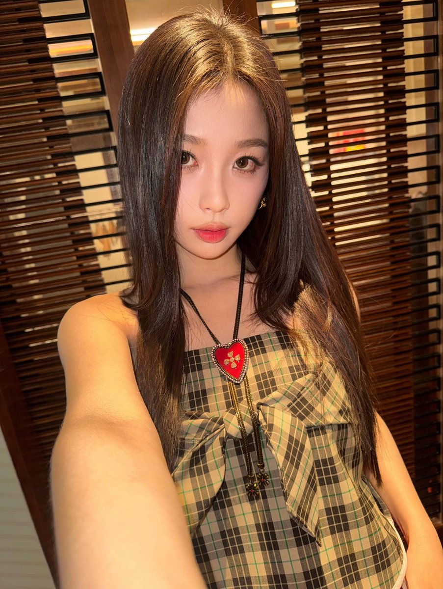 linghesther's tweet photo. new endorsement alert!
Fliggy, the travel service platform, will officially announce their collaboration with #yushuxin on the 15th! a match made in heaven! she's a true travel enthusiast and used to love reviewing hotel services in her early days. congratulations, xinxin! https://t.co/NHK6cEuA2D