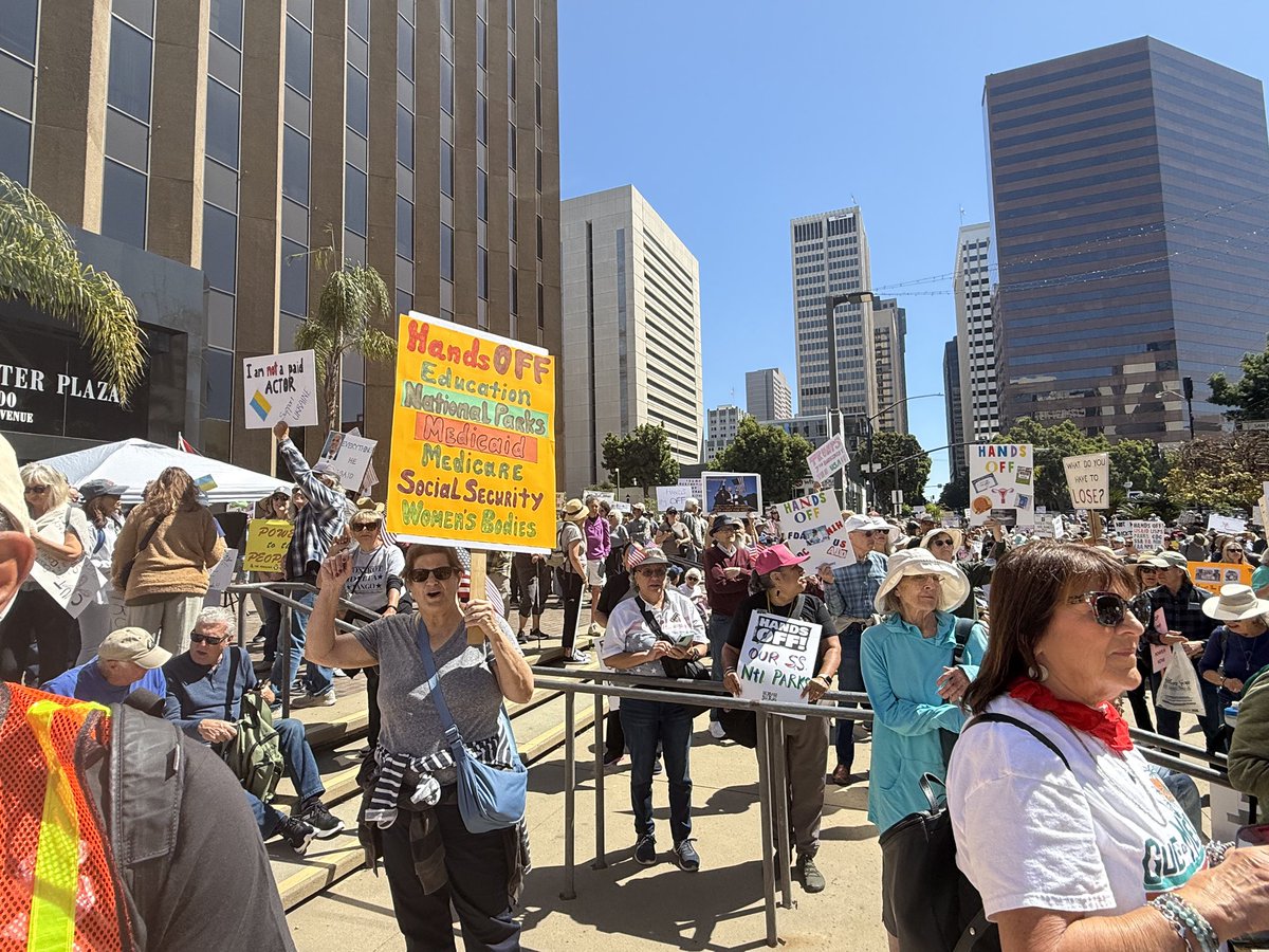 RepresentusSD's tweet photo. A HUGE thank you to everyone who came out to the Hands Off March on Saturday!

Help us keep up that momentum as we head into our chapter meeting Sun 4/13 at 3pm at the Point Loma/Hervey Library

Sign up now / find more info here: https://t.co/Kpksam5Uqh https://t.co/gmXAENdffn